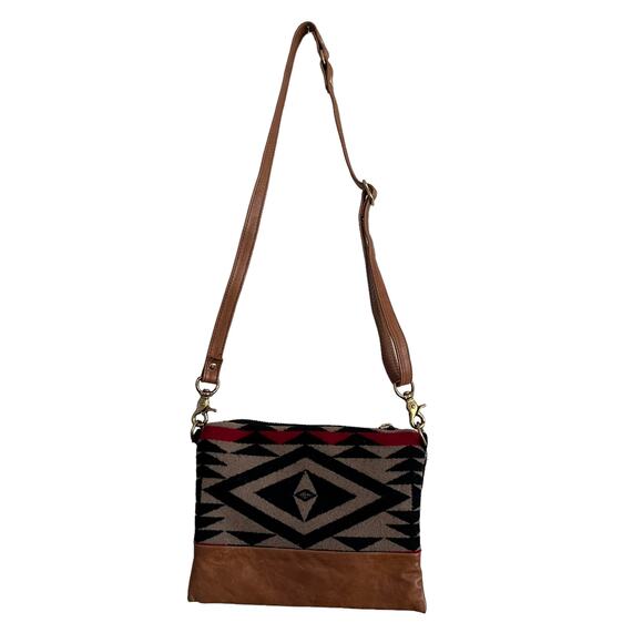 Rais Cane Vida Crossbody Bag with Pendleton Wool and Leather - Picture 9 of 14